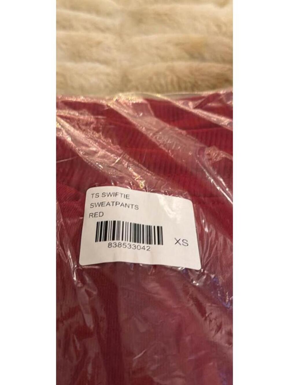 Taylor Swift Swiftie Red Sweat Pants XS - Picture 3 of 4
